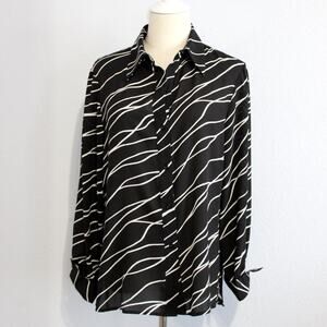 Bar III Blouse Size M Black White Cross Striped Button Front